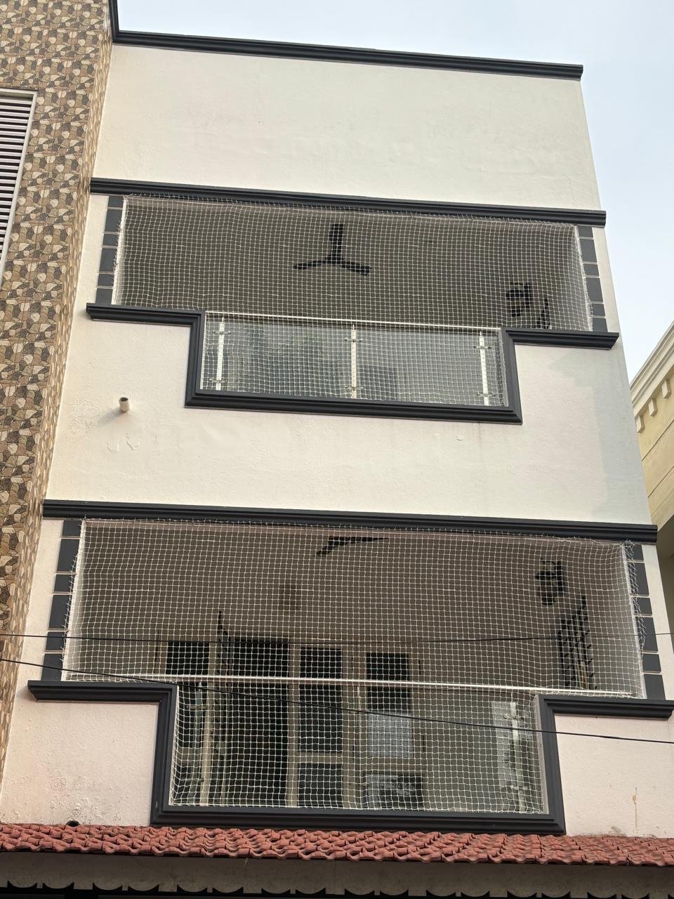 Anti bird safety nets installed for balcony and windows